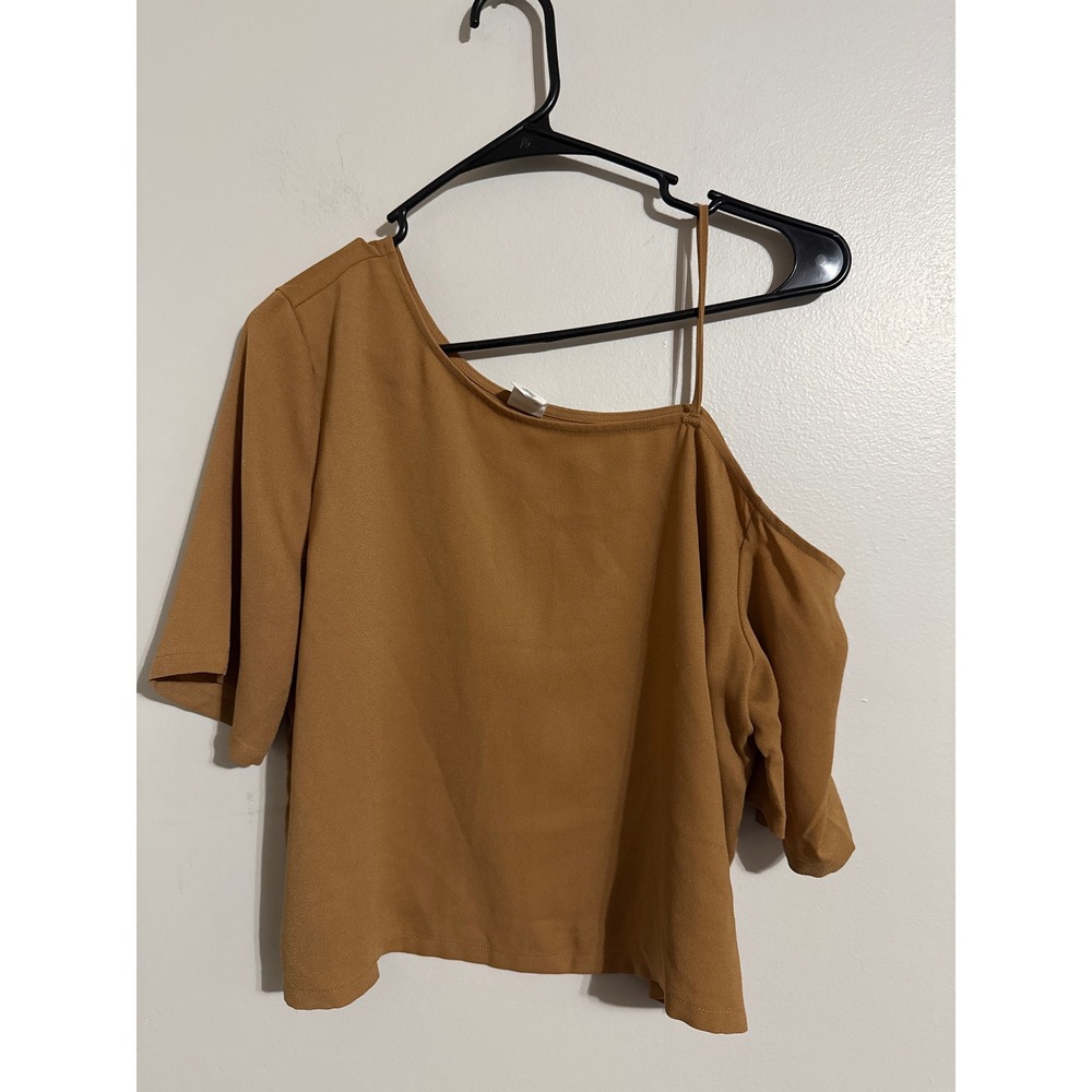 Melrose and Market Womens One Shoulder Asymmetrical Blouse Camel Brown Medium